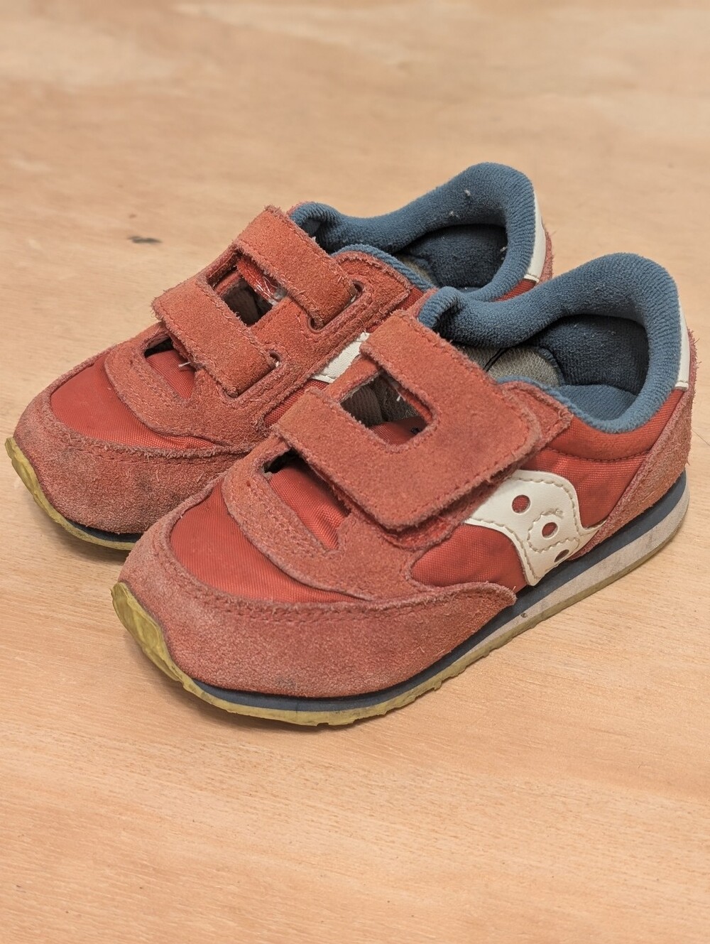 Saucony Baby Jazz Red Sneakers with Box. Little Kids Size 8.5M